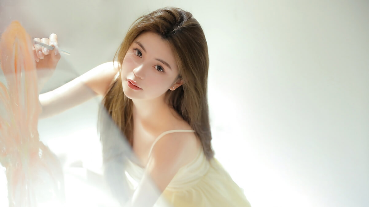 夏天 清新 简单 干净 长发美女 4k壁纸