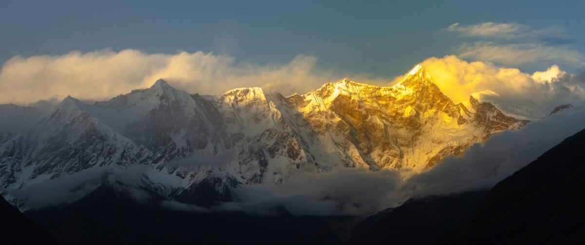 日照金山风景 高清壁纸