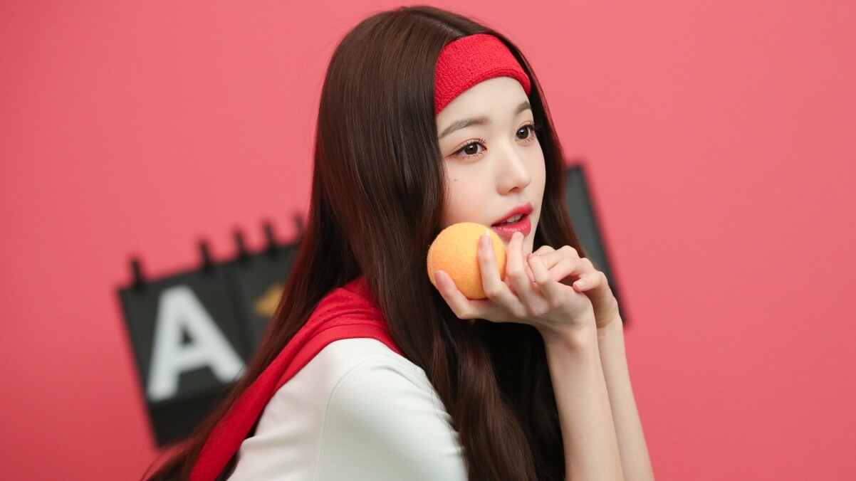 可爱运动美女 红色网球 4k 美女壁纸